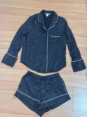 Victoria’s Secret Satin Pajama Set Black Script Long Sleeve & Shorts XS
